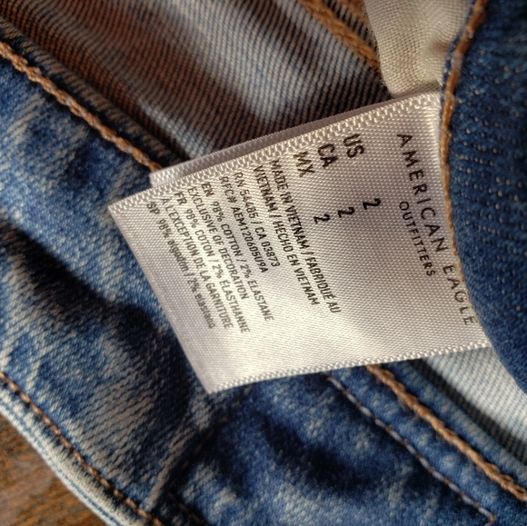 AE US2 distressed light denim mini skirt - Picture 6 of 6